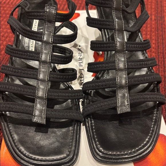 Donald J Pliner Drew 7.5 Elastic Stretch Sandals - Picture 5 of 10